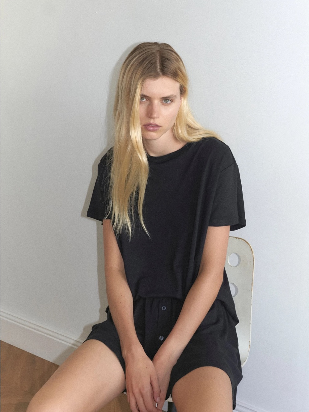 Women's Black Short Sleeve Crewneck Tee